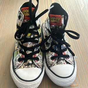 Converse Chuck Taylor All Star Hi Tops Looney Tunes  Sz US 13 toddler
